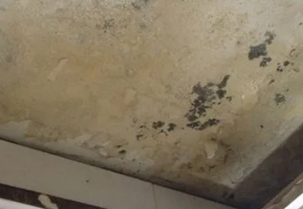 萨嘎阳台漏水维修公司分享下萨嘎卫生间渗水维修需要注意哪些问题。
